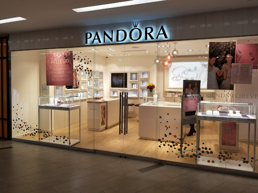 Pandora Larcomar